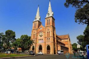 Top 10 địa điểm du lịch nổi tiếng của Thành phố Hồ Chí Minh  