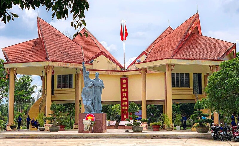 Top 10 địa điểm du lịch nổi tiếng của Kon Tum  