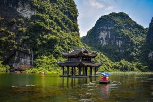 Top 10 địa điểm du lịch nổi tiếng của Ninh Bình  