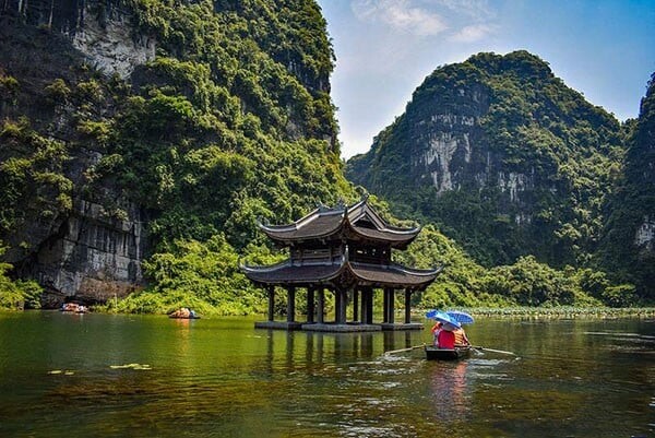 Top 10 địa điểm du lịch nổi tiếng của Ninh Bình  