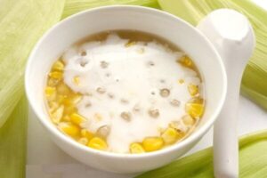 Cách nấu chè ngô non thạch dâu  