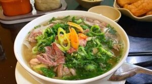 Top 15 quán phở ở Hà Nội ngon nổi tiếng đông khách nhất  