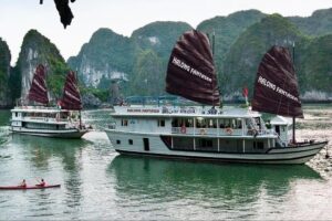 Top 4 du thuyền Hạ Long giá rẻ dưới 150 USD đẹp, tiện nghi  