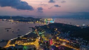 Top 8 xe limousine Hà Nội Quảng Ninh chạy cao tốc uy tín, chất lượng  